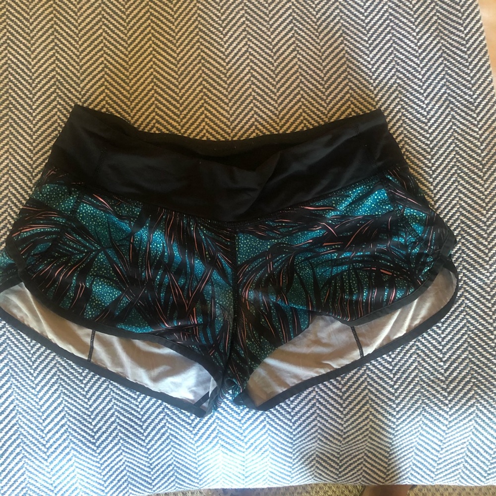 Lululemon multi color shorts Size 6